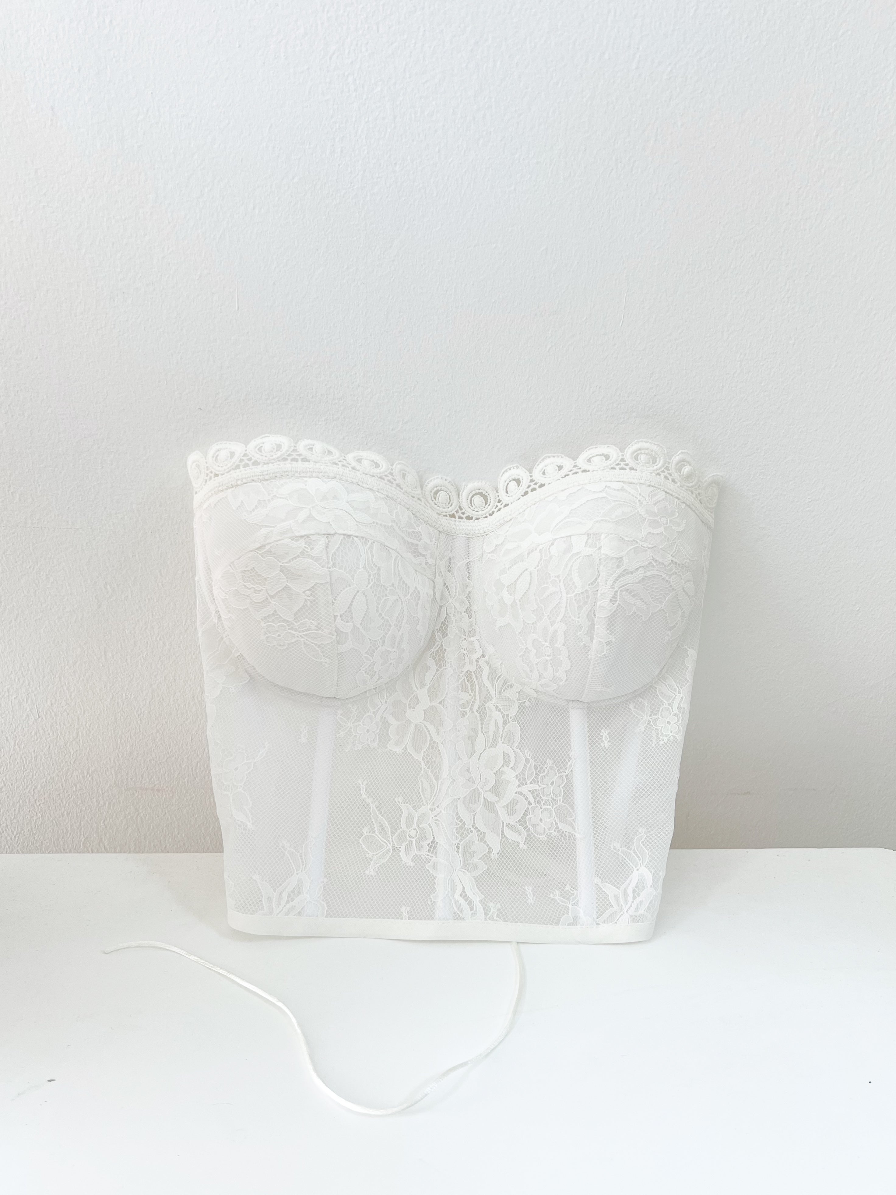 HEAD IN THE CLOUDS WHITE LACE CORSET