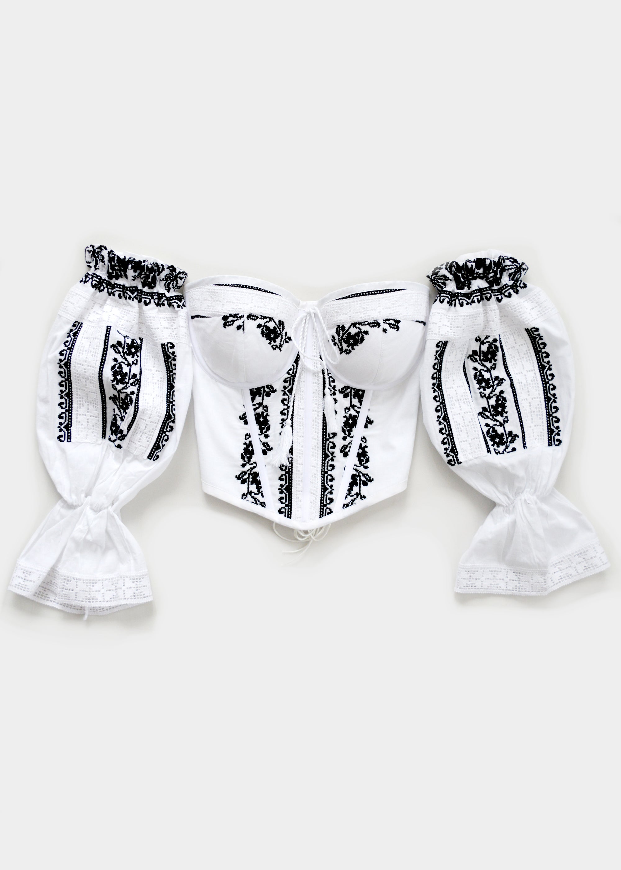 WHITE AND BLACK TRADITIONAL CORSET