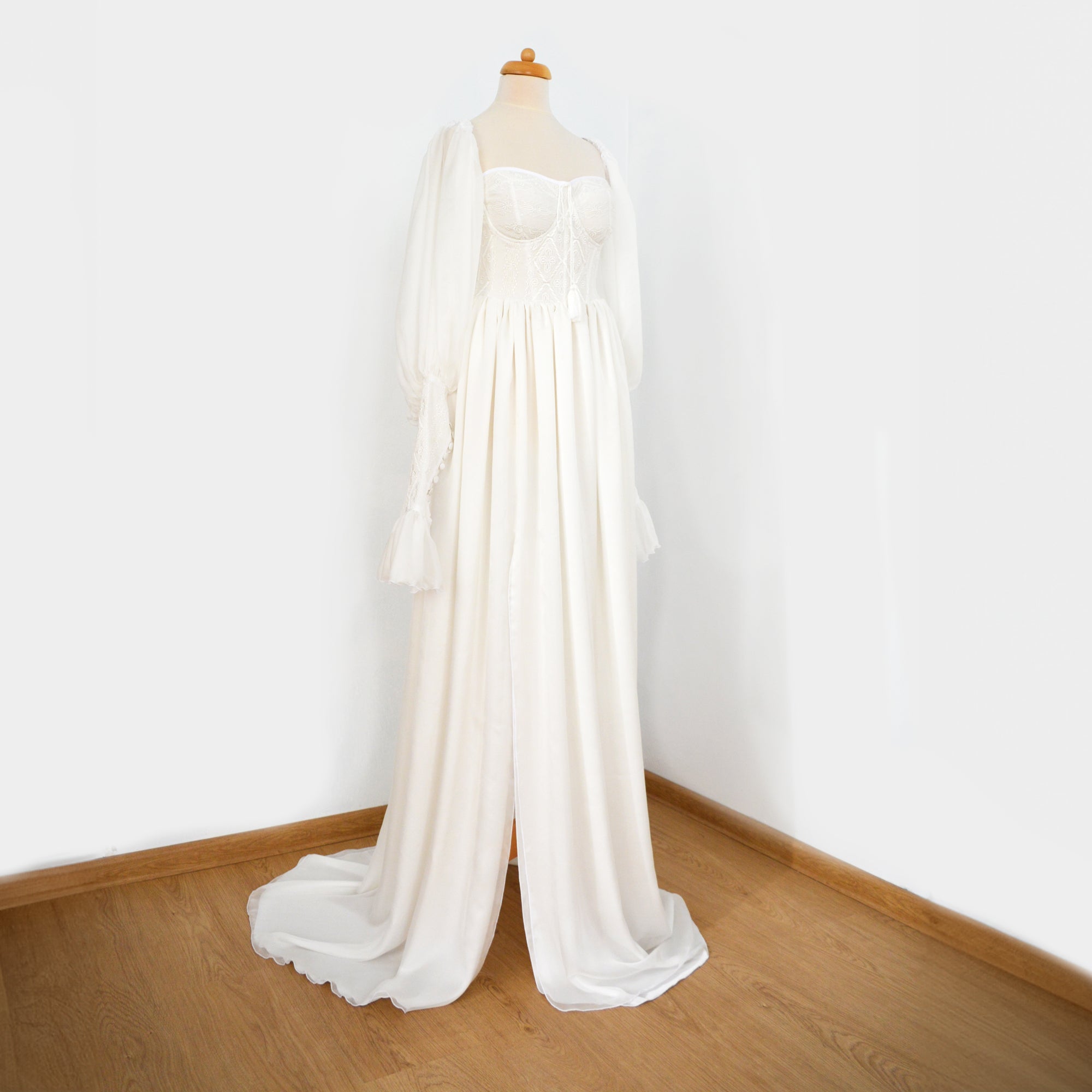 "TRADITIONAL" CORSET SILK WEDDING GOWN