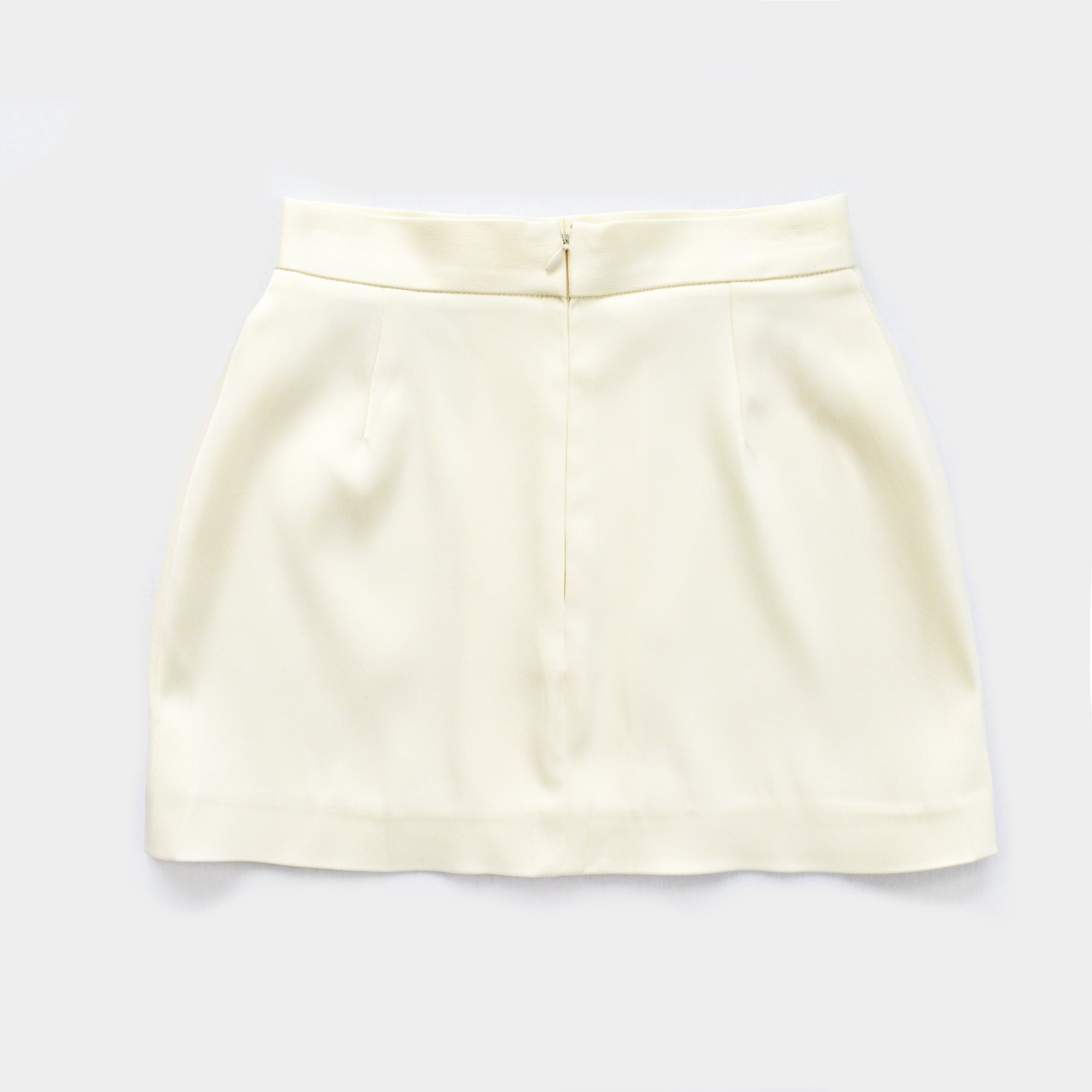 SINGLE PLEAT SATINATED MINI SKIRT